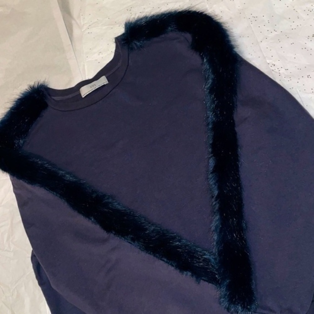 ZARA Plush Sweatshirt pullover faux fur sleeves navy blue S Gently Preloved - Picture 3 of 11